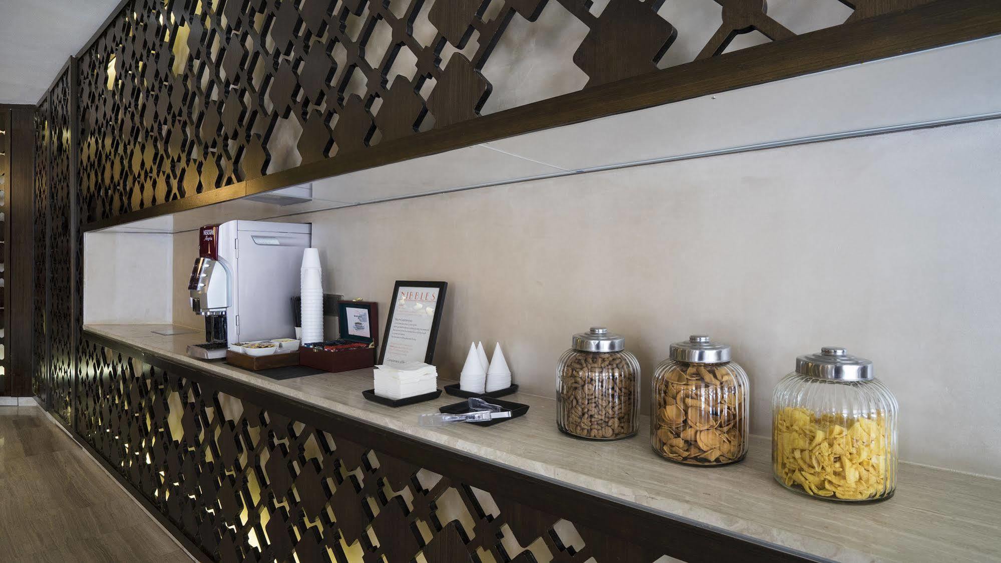 Zen Premium Outram Park Hotel Сингапур Екстериор снимка